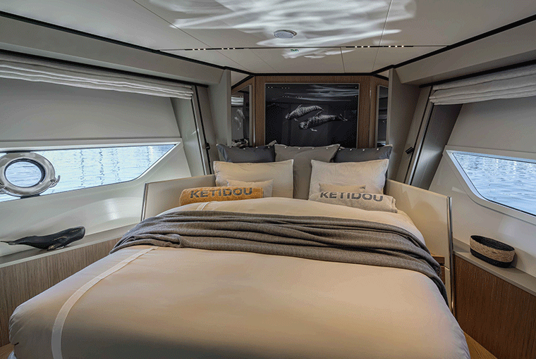 Ferretti Yachts 720